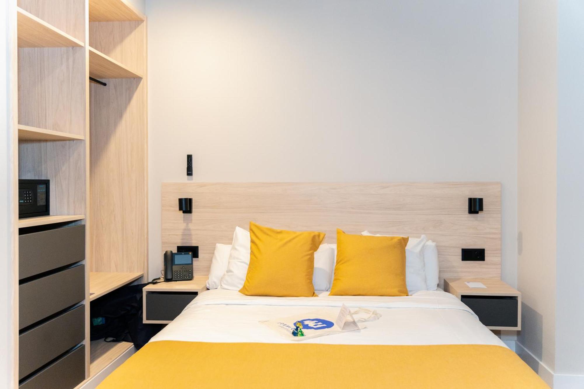 Dorm4You Arena 2 Валенсия Экстерьер фото